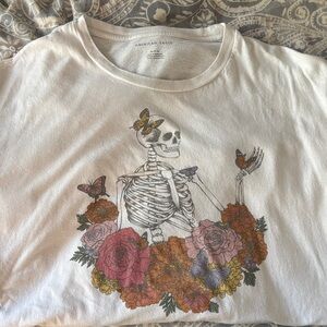 American Eagle Skeleton and Floral Graphic Tee